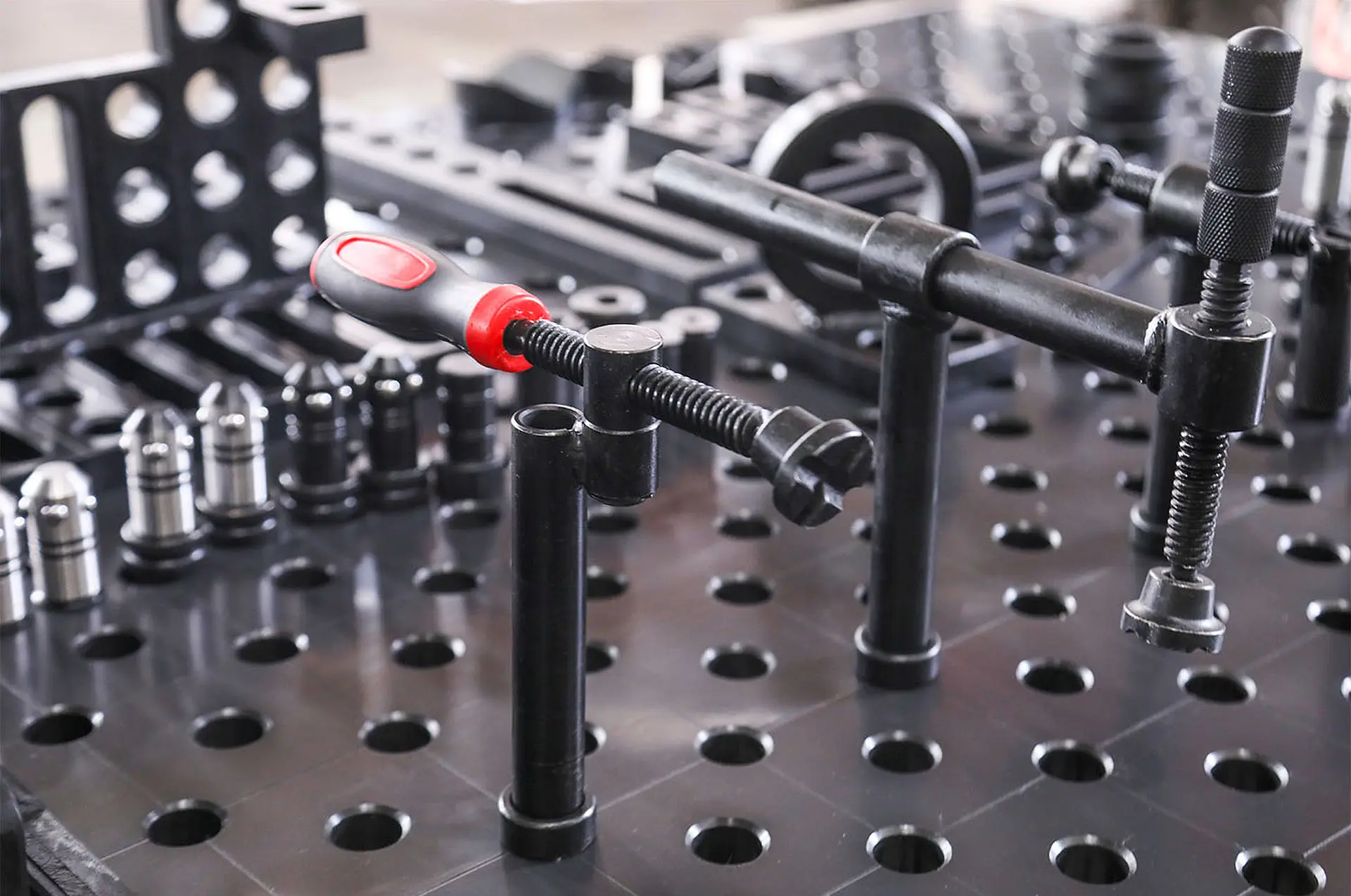 Hero image showcasing DESCAPRO modular welding systems and precision manufacturing