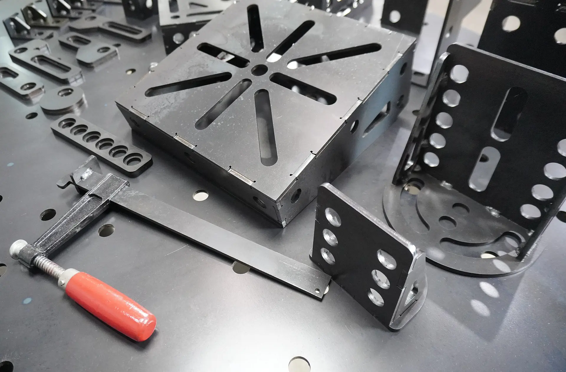 Sample image of DESCAPRO welding system setup for precision assembly