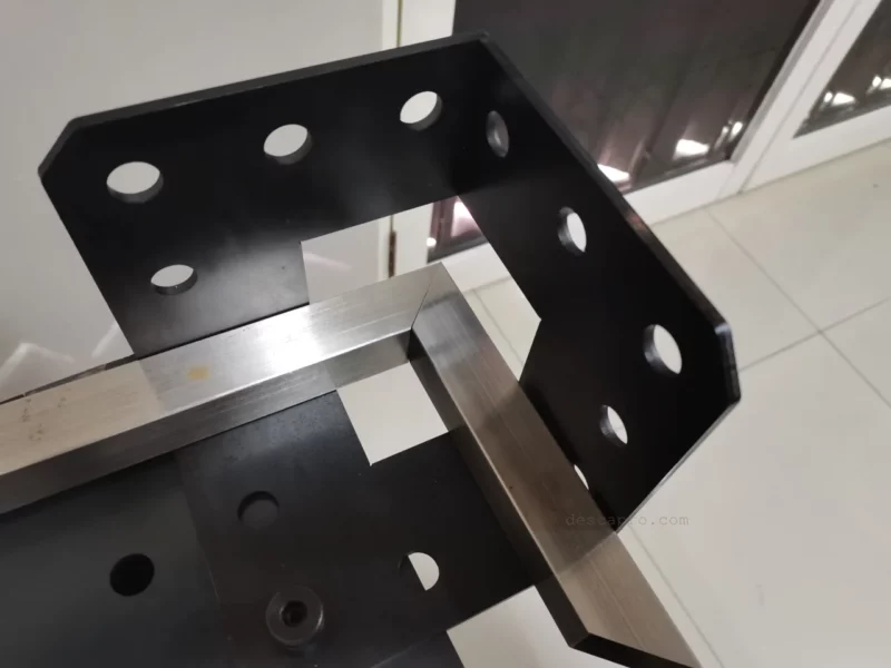 CWS 1280 corner weld square